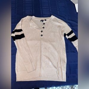 American Eagle sweater. Size XS. Selling for $16!!